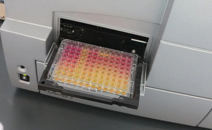 Bioassays and standardisation for the assessment of surface waters