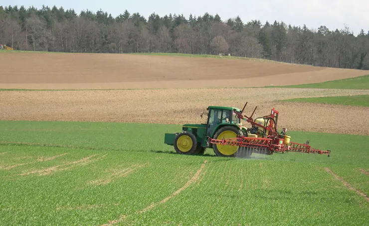 How to determine ecotoxicological reference values for soils?